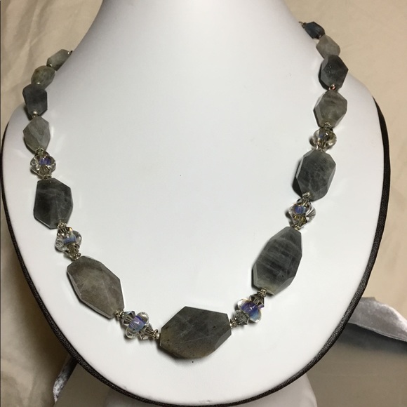 LABRODITE - Picture 3 of 6